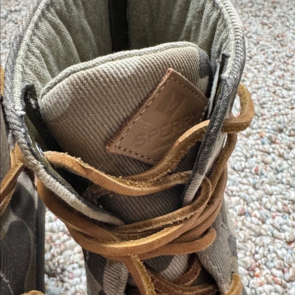 Sperry Saltwater Wedge Tide Camouflage Duck Boots with Tan leather Laces size 7